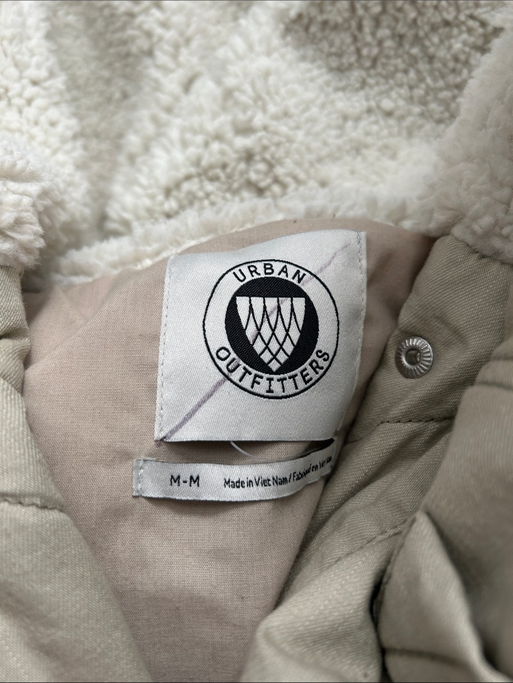 URBAN OUTFITTERS Women's M Fiona Sherpa Lined Hooded Jacket Oversized Hobo Quilt - Picture 3 of 5
